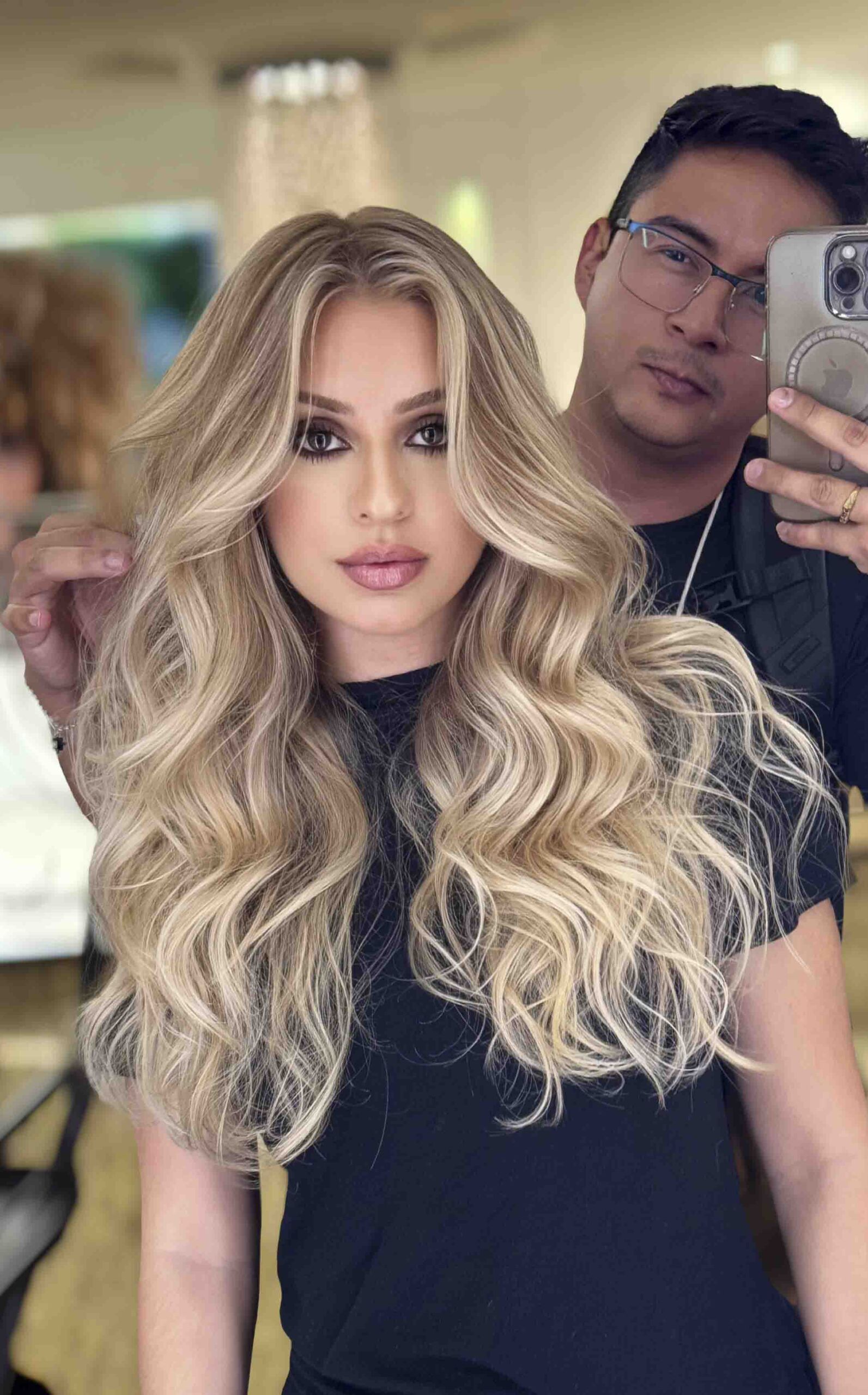 Resultado de balayage rubio profesional realizado en 8.72 Hair Salon, Santo Domingo